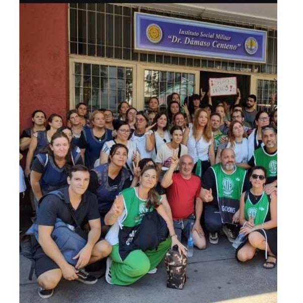 Los docentes que trabajan para las Fuerzas Armadas de Argentina denuncian un atraso salarial del 106% y anuncian movilización