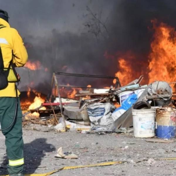 Incendio en barrio Ampliación 20 de Junio una persona persona permanece internada con quemaduras graves