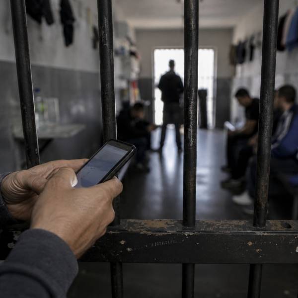 Nación oficializó el sistema para bloquear celulares de los detenidos en las cárceles y Salta se podría adherir