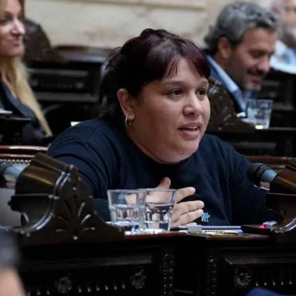 Natalia Zaracho a Manuel Adorni: 