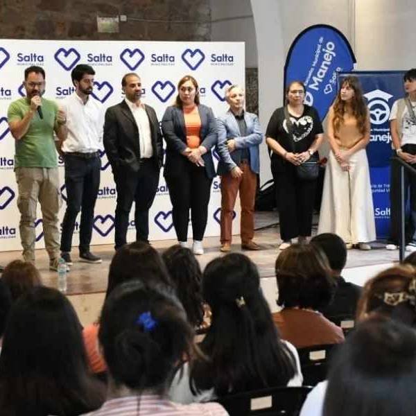 Se entregaron 250 certificados a alumnos de la Escuela de Manejo Municipal