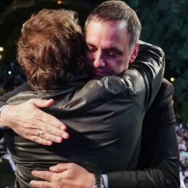 Milei respaldó a Adorni luego de presentar su declaración jurada: 