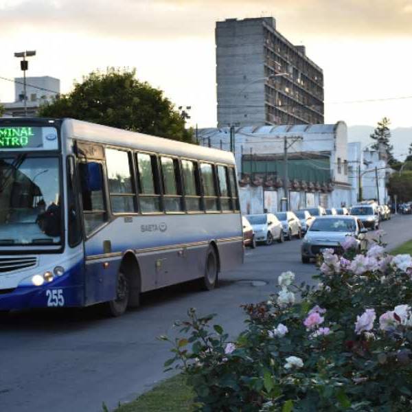 ¡Urgente! El Gobierno intimó a Saeta y se restablece el servicio de transporte nocturno