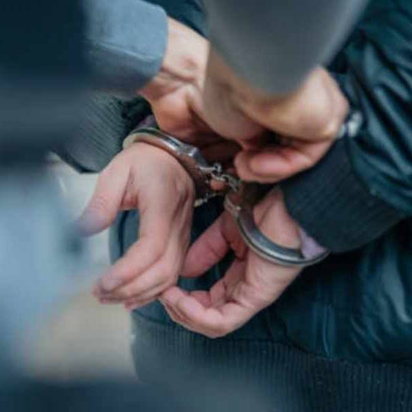 Atrapan a tres delincuentes que tenían a maltraer a empresa del Parque Industria de Gûemes