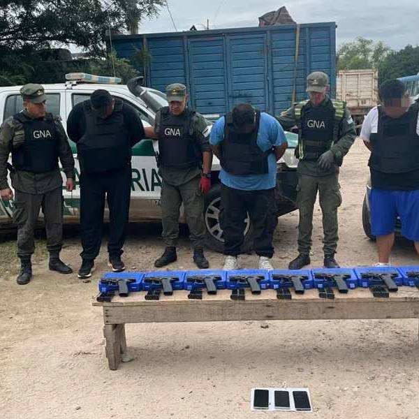 Salta: tres detenidos tras hallar ocho pistolas con numeración limada en la Ruta Nacional 34