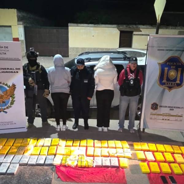 En el norte de Salta detienen a dos mujeres con un cargamento millonario de cocaína