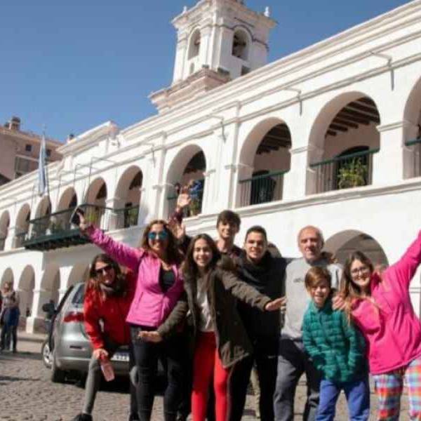 Fin de semana largo: 1,7 millón de viajeros se movilizaron a diferentes destinos de Argentina pero sus gastos fueron más austeros