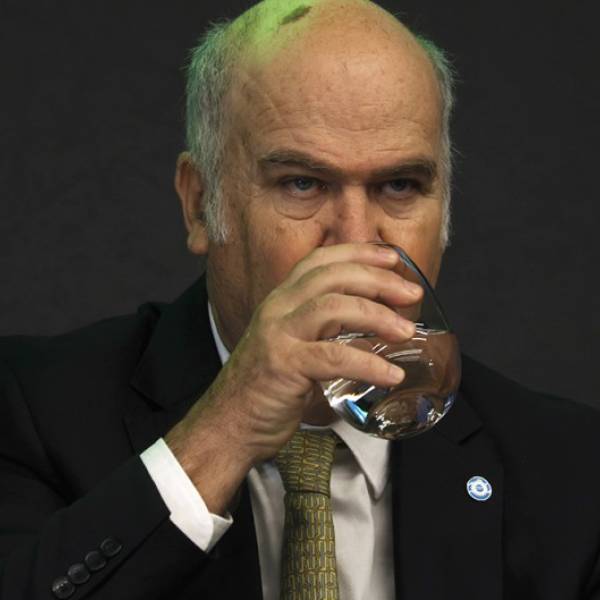 Otro escándalo libertario: El gobierno echó a un funcionario, lo indemnizó con 110 millones de pesos y lo contrató al día siguiente