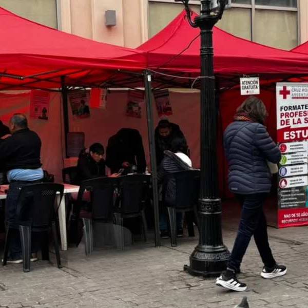 Fiesta del Milagro: estudiantes de Enfermería brindan atención primaria a peregrinos