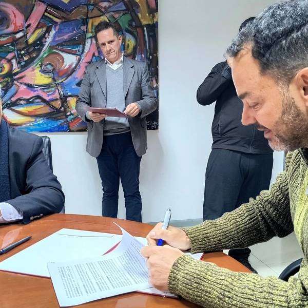 El municipio de Salta firmó un convenio con la UNSa para que el trámite de la primera licencia se pueda hacer en la Universidad