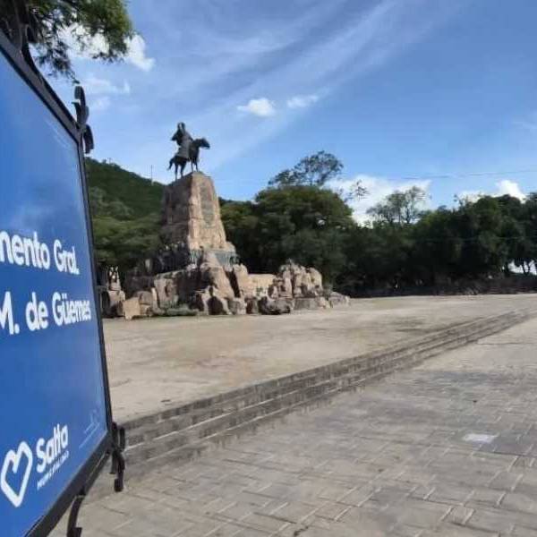 Monumento a Güemes: La Municipalidad colocó lajas en el primer descanso, acondicionó caminerías y limpiaron el canal pluvial del predio