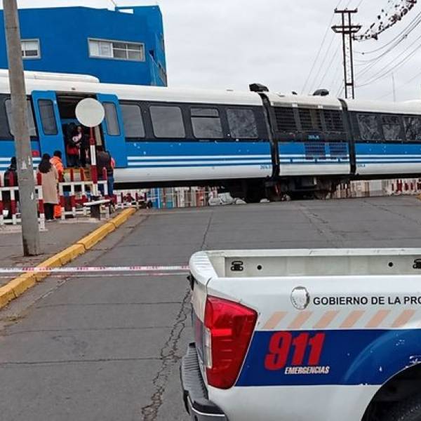 Un joven permanece internado en el San Bernardo tras ser arrollado por el tren urbano