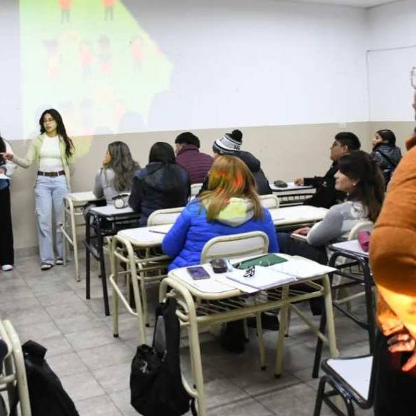 La capacitación gratuita se realizó en la Escuela de Emprendedores: Crece el interés por la formación en inglés aplicado a la minería