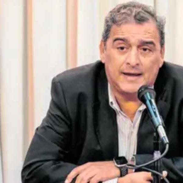 Quieren que médicos que se reciban en la UNSa cumplan un año de servicio en hospitales del interior