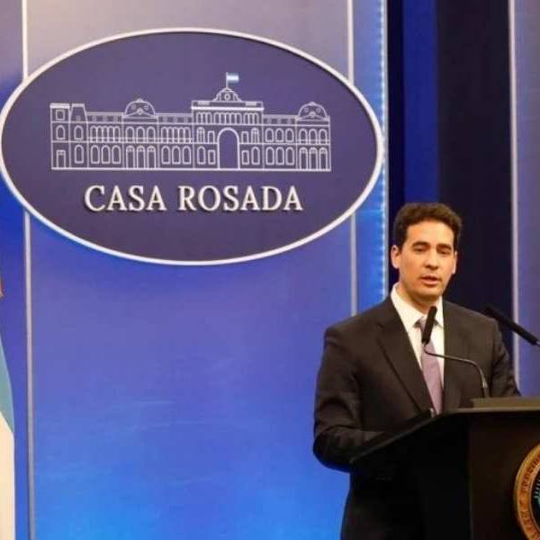 El nuevo vocero confirmó que Adorni mantiene la custodia y tiene un puesto fijo de Gendarmería en Indio Cuá