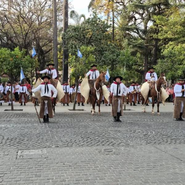 Ciudad de Salta: El Cambio de Guardia de Honor se despidió del Cabildo hasta el verano