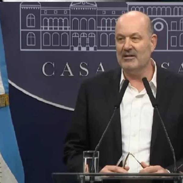 Federico Sturzenegger afirmó que la reforma laboral apunta a que 