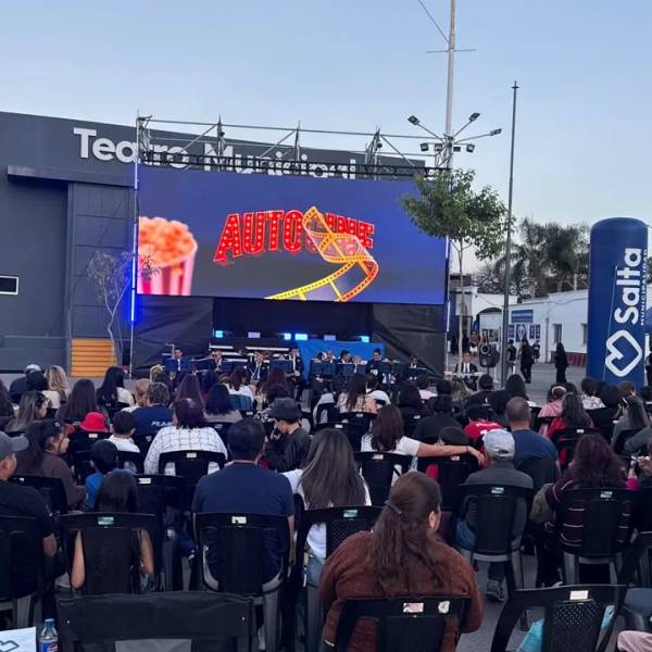 Cine, música y familia: Así se vivió el Autocine en el Centro Cívico Municipal el último sabado