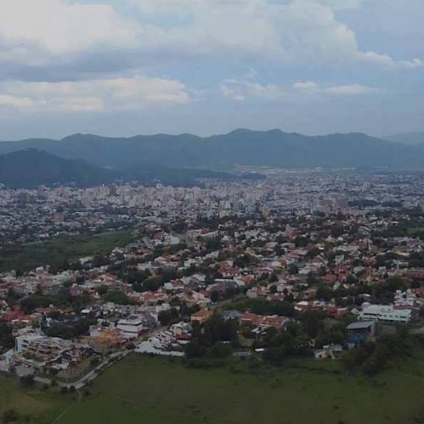 Un relevamiento de ISEPCI  determinó que el 86% de los hogares de barrios populares tienen deudas y 77% están en mora