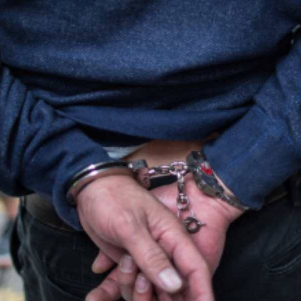 Un funcionario de la Justicia de Salta fue detenido y  acusado de grooming y corrupción de menores