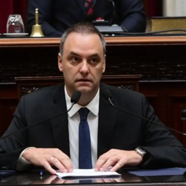 El contratista que refaccionó la casa de Adorni declaró que el funcionario le pagó 245.000 dólares en efectivo