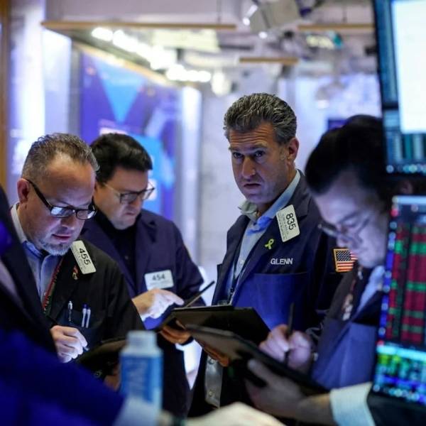Tras el revés del Congreso, el dólar blue toca un máximo desde fines de marzo y se vende a $1300