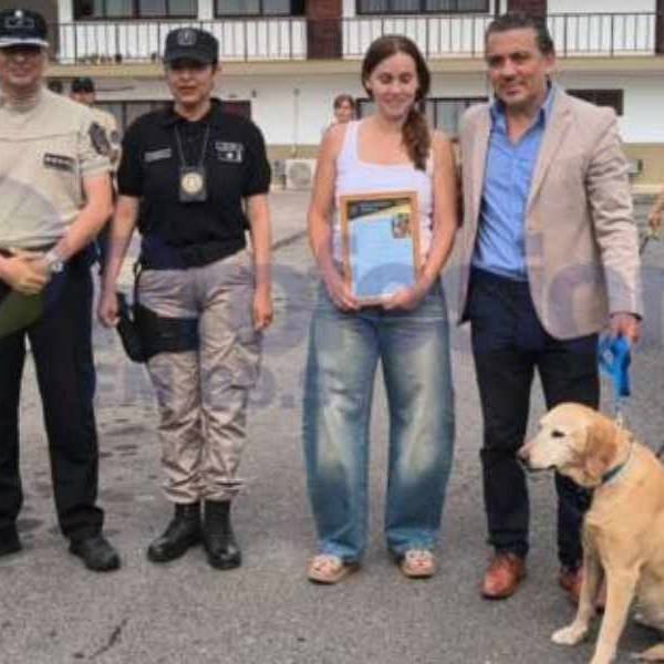 ¡Misión cumplida! Emotivo retiro de Kala, la perra policía de Salta que se jubiló para vivir una nueva vida con una familia que la adoptó