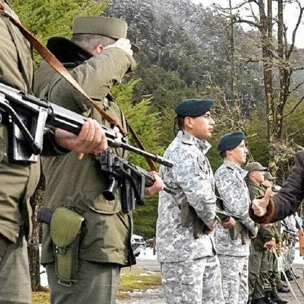 Por los bajos sueldos y la mala cobertura médica 2.200 efectivos renunciaron en las fuerzas armadas y de seguridad federales