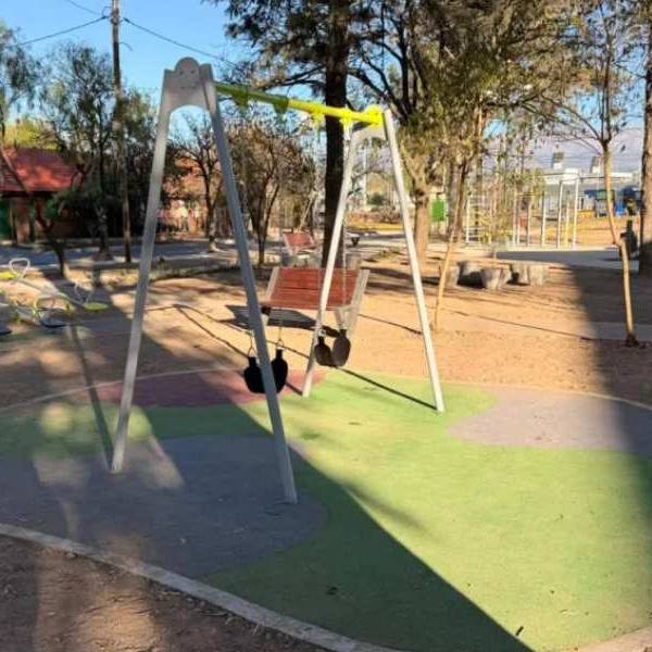 Renovación total: vecinos de zona sur ya disfrutan de la plaza Cabo Dennis Ruiz