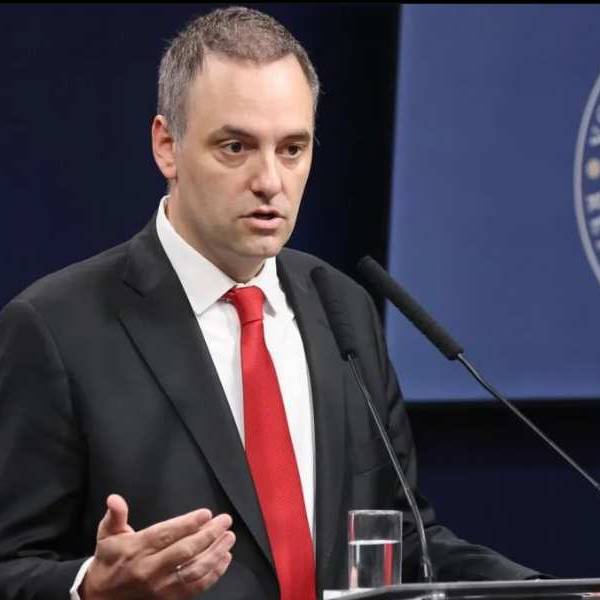 Para Financial Times la renuncia de Adorni por “corrupción” es “el escándalo más perjudicial”  para el gobierno de Milei
