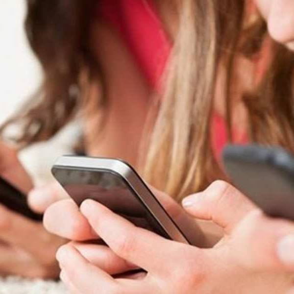 Informe preocupante: El 50% de los chicos de 8 años en Salta ya cuenta con celular propio.