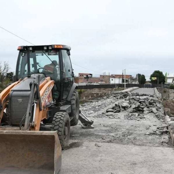 Avanza a buen ritmo el trabajo de demolición del viejo puente de Santa Lucía