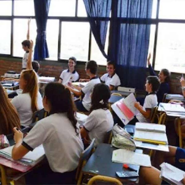 Desregulación: El Gobierno Nacional ahora deja que colegios privados no informen ni pidan aval estatal para aumentar cuotas y matrícula
