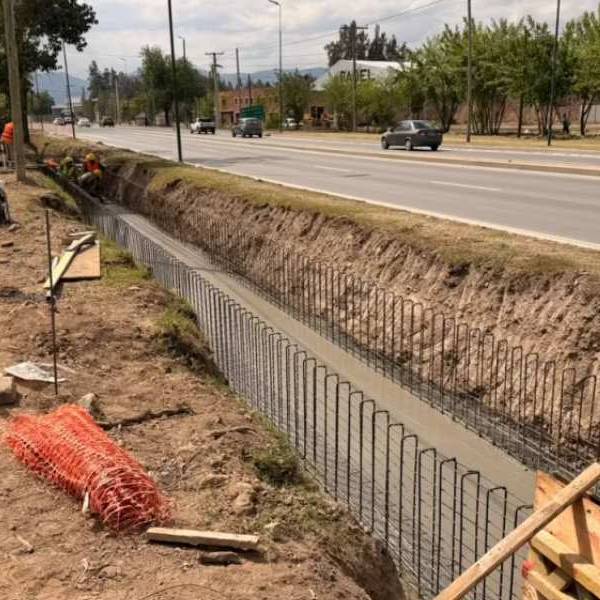 Plan Vial Zona Sur: se construye un nuevo canal pluvial en el ingreso al barrio Sta. Ana