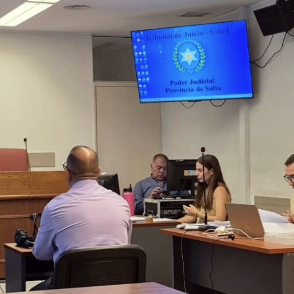 Están juzgando a la salteña que roció  con alcohol y prendió fuego al hombre con quien mantenía una relación de pareja