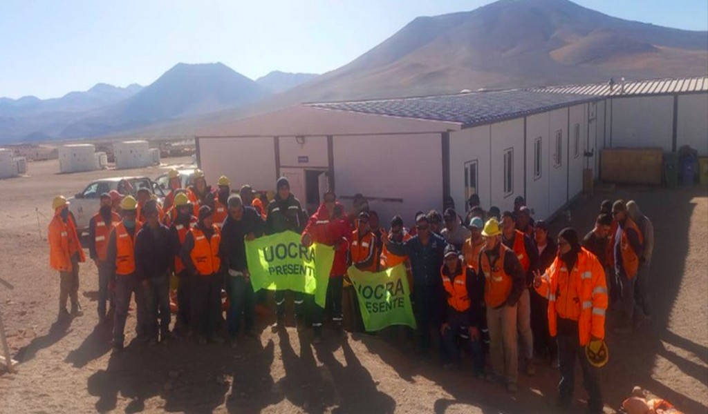 Trabajadores de una mina de litio en Salta paralizaron sus tareas por falta de pago