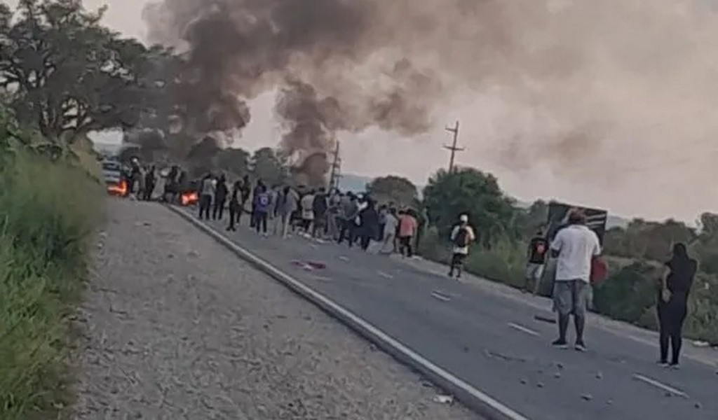 Cortan rutas: Fuerte enfrentamiento entre bagayeros y gendarmería en la frontera entre Salta y Bolivia