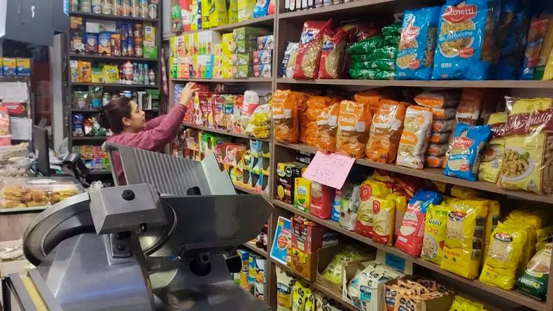Almaceneros advierten por la baja en las ventas en Pascuas