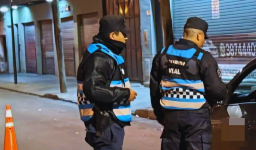 Un conductor alcoholizado atropelló a un policía de la Vial de Salta y chocó huyendo