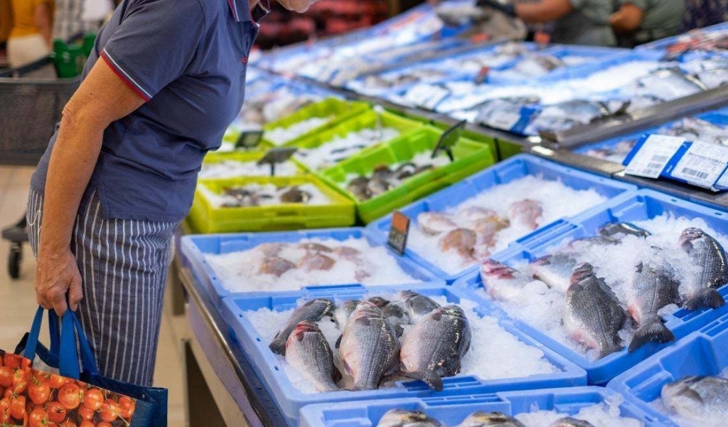 El municipio realizó 133 operativos en locales que venden  productos de Pascuas: supermercados y fiambrerías son los más multados