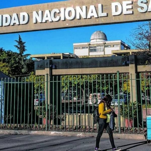 Estudiantes de Enfermería de la UNSa denuncian maltrato y destrato  de los profesores que toman los exámenes