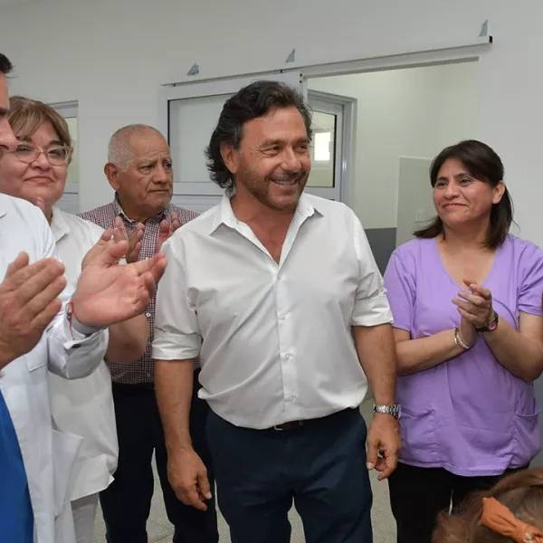 Sáenz habilitó el sexto Centro de diálisis y oncología: Está ubicado en J. V. González