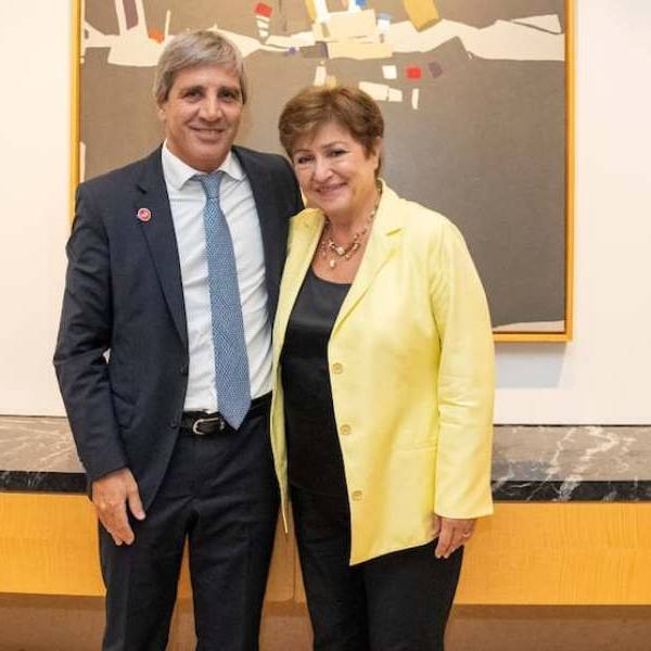 Luis Caputo defendió el plan económico y les contestó a los críticos: “Siete años como este y somos potencia”