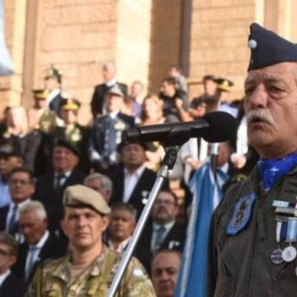 Murió a los 78 años Carlos Tomba, aviador en Malvinas, condecorado por su desempeño en la guerra