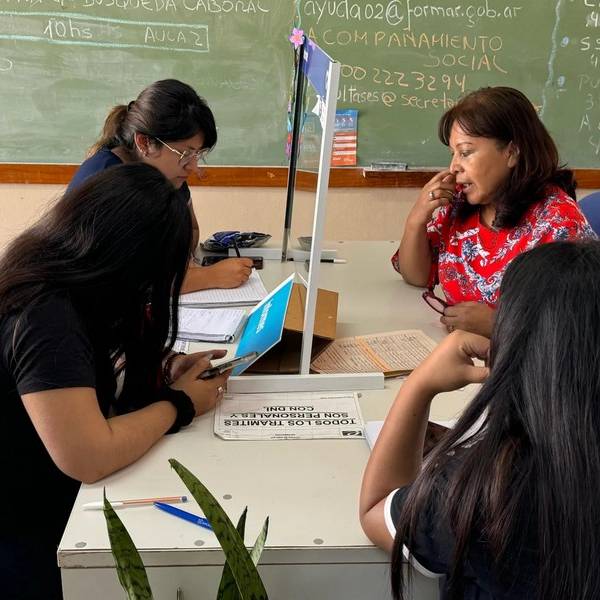 La Oficina de Empleo de la Municipalidad asesora a los vecinos para armar su CV