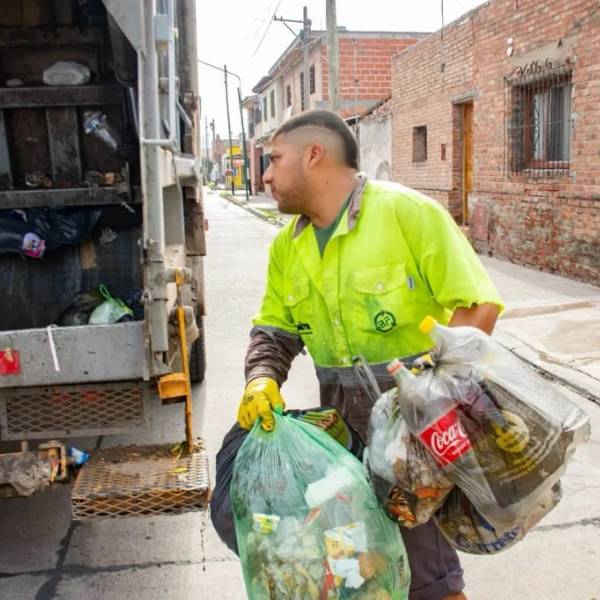 Atención vecinos: No habrá recolección de residuos desde las 21 hs del miércoles 30 de abril hasta las 21 hs del jueves 1° de mayo