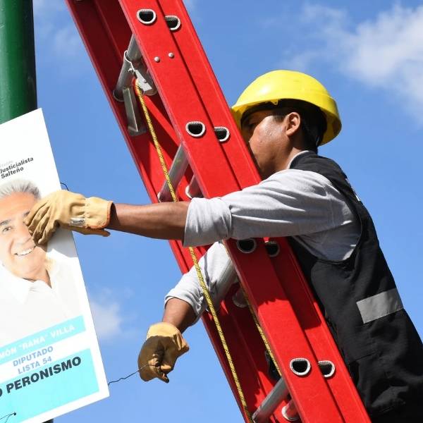 La Municipalidad comenzó con el retiro de carteles políticos